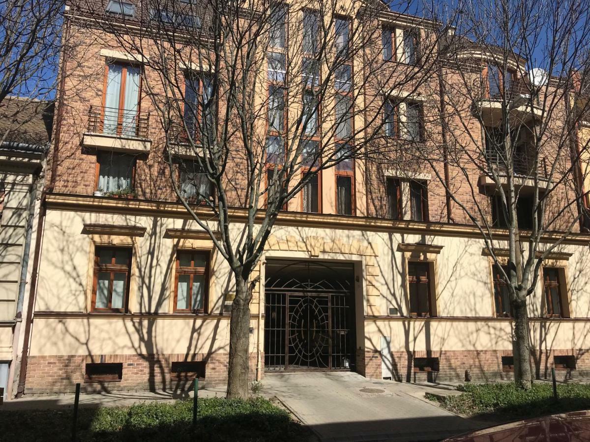 Ik Apartment Debrecen Dış mekan fotoğraf